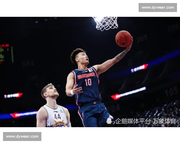 马布里与杜锋的巅峰对决回顾：从球场对抗到篮球理念的时代碰撞